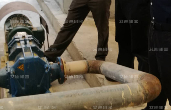 泥浆泵现场考察中.jpg 泥浆泵现场考察中.jpg