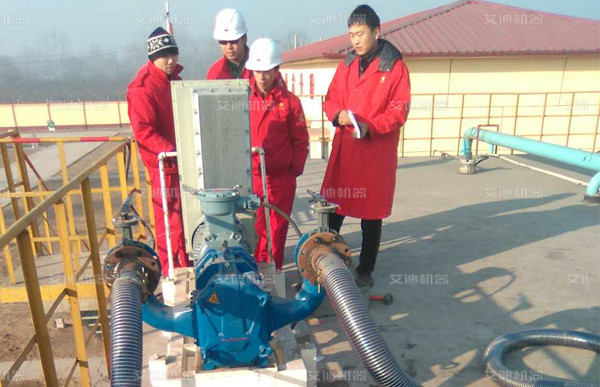 华北油田第五采油厂污油提升泵交付现场.jpg 华北油田第五采油厂污油提升泵交付现场.jpg
