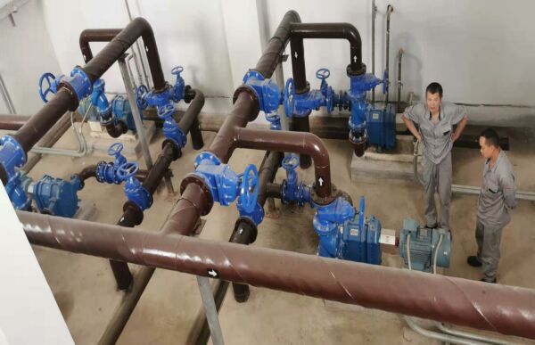 污水厂污水泵安装调试.jpg 污水厂污水泵安装调试.jpg