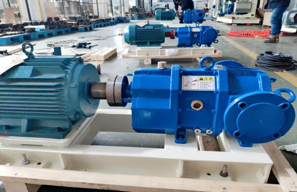 大流量污水提升泵生产中.jpg 大流量污水提升泵生产中.jpg